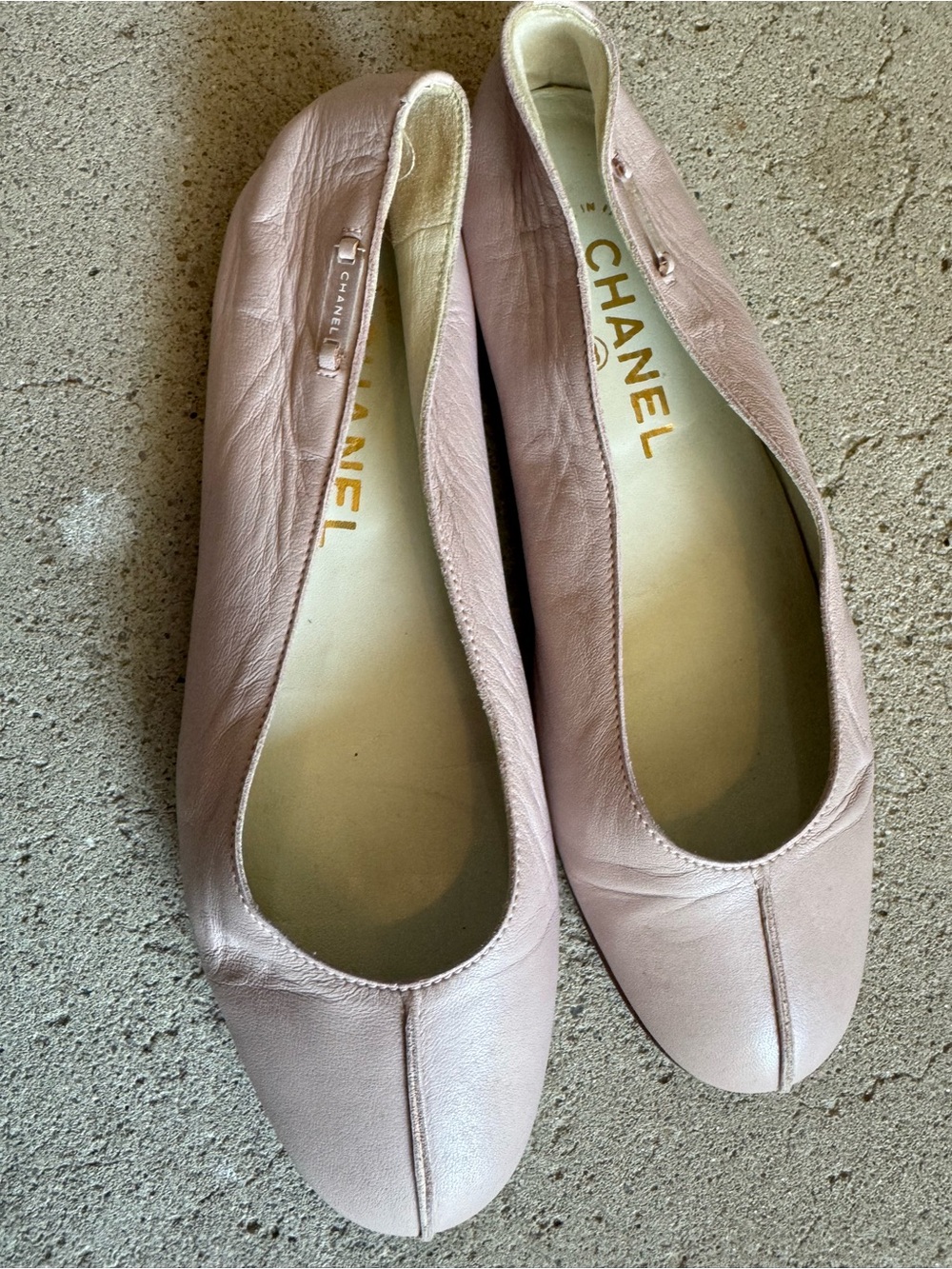CHANEL Pale Pink Leather Ballet Flats